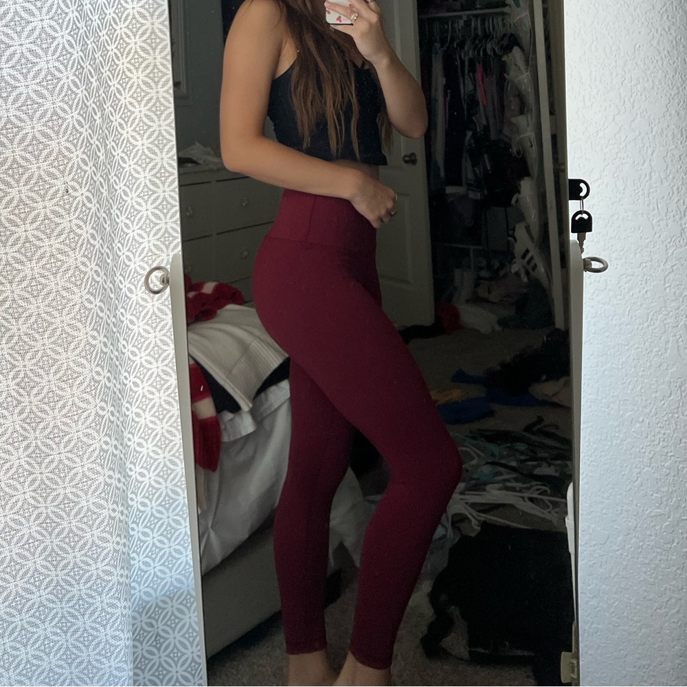 Maroon/magenta athletic leggings – worn once.